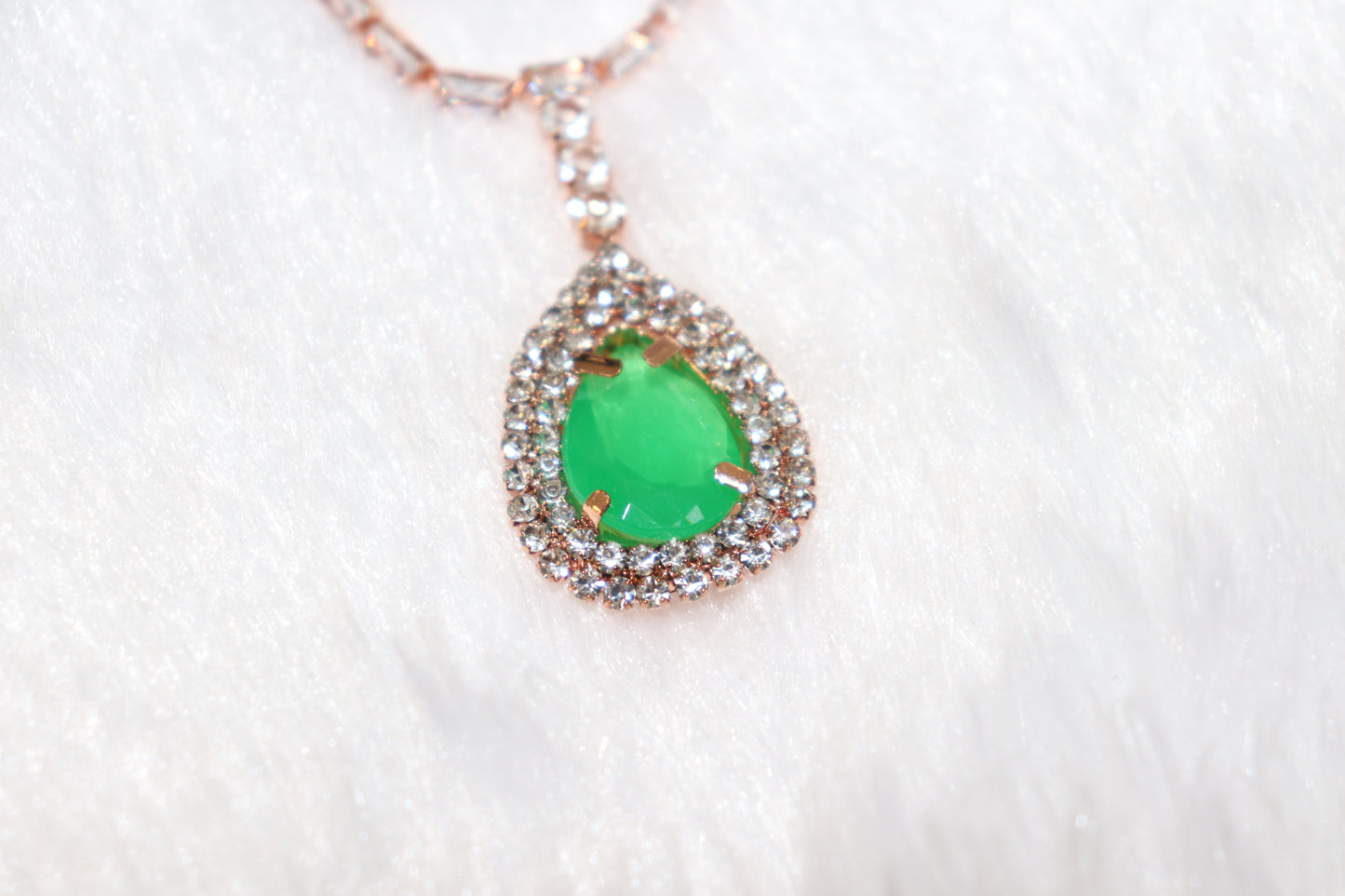 Emerald Radiance Rose Gold Jewelry Set