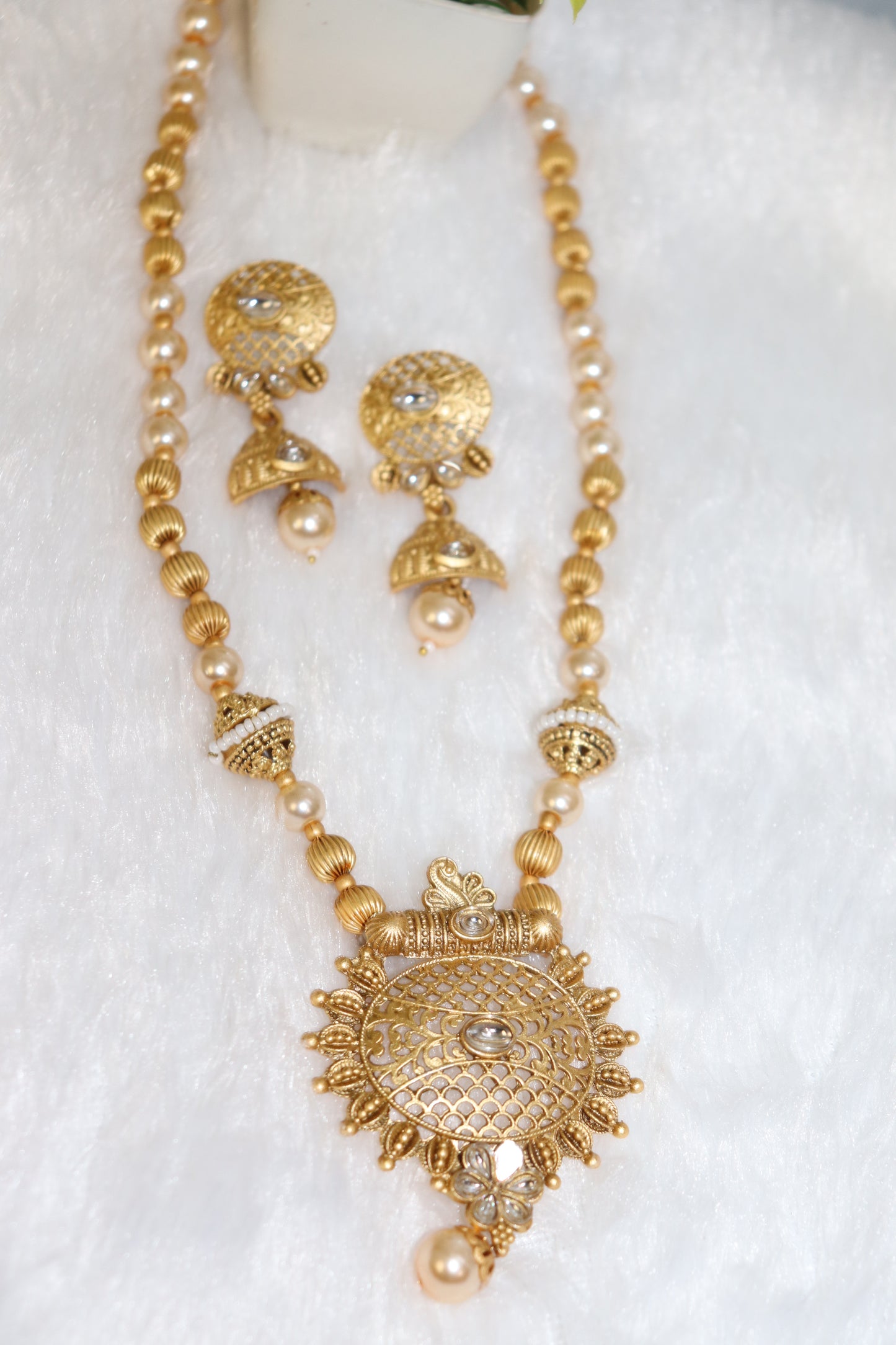 Graceful Gold-Plated Pearl Temple Necklace Set