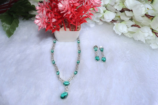 Emerald Radiance Necklace Set