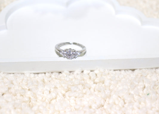 Elegant Cluster Zircon Adjustable Ring – Silver-Plated Sparkling Ring