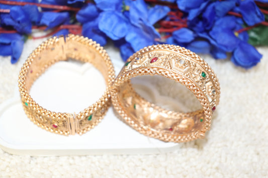 Traditional Gold-Toned Kundan Bangles