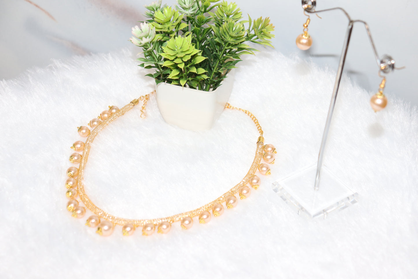 Elegant Gold Pearl Necklace Set with Matching Earrings