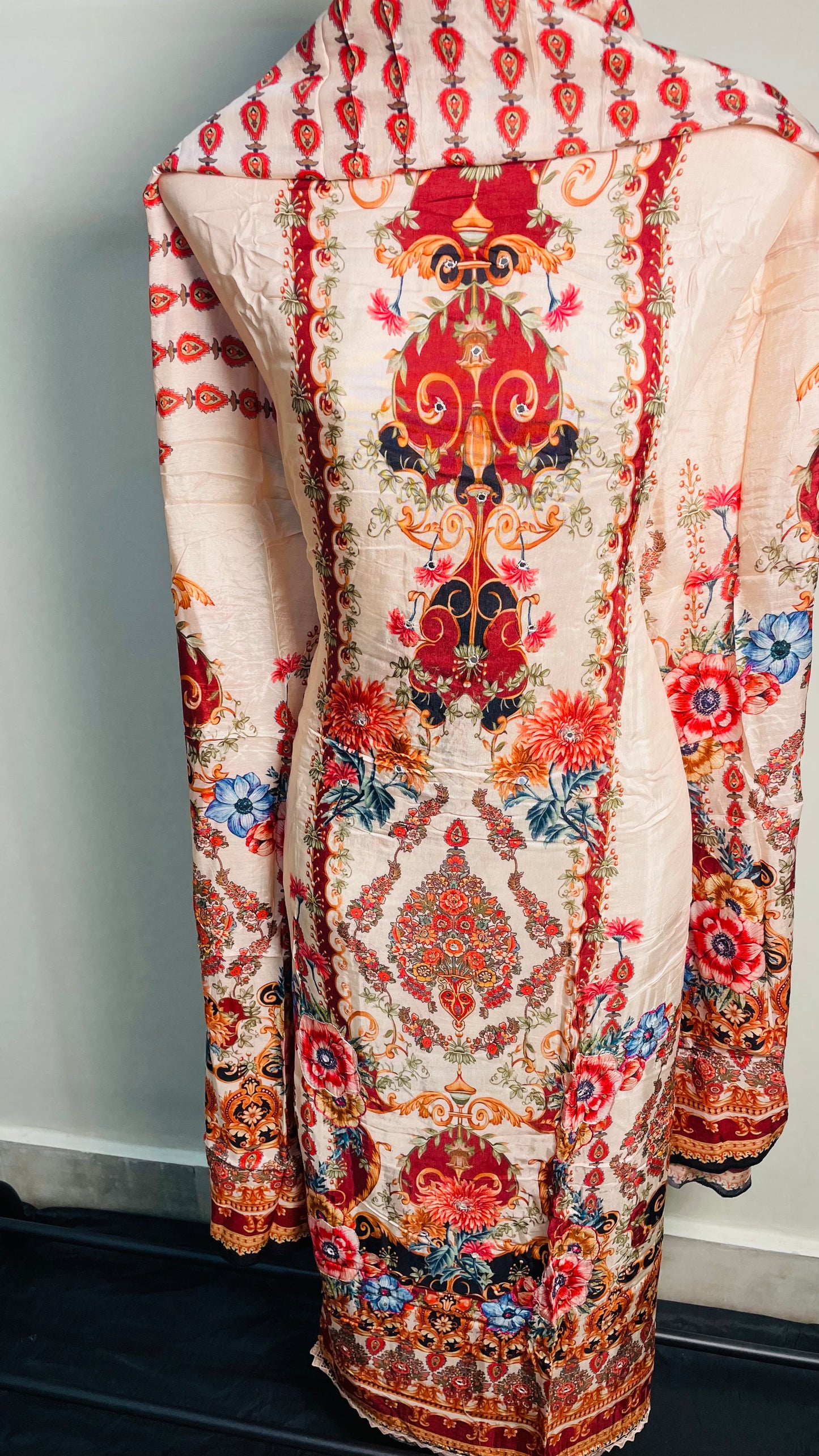 Elegant Ethnic Muslin Suit